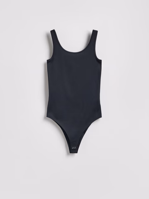 Body na ramienkach - čierna – Reserved