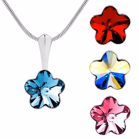Strieborný prívesok so Swarovski Crystals kvetina – SILVEGO.sk